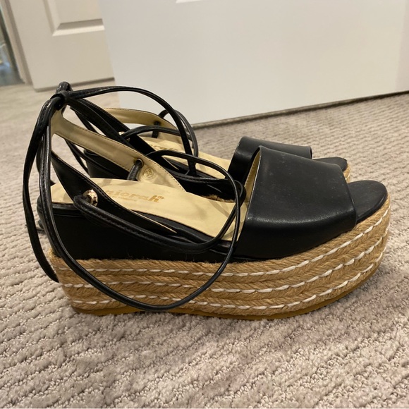 Seniorah Black Leather Wrap-Up Espadrilles - Picture 11 of 16